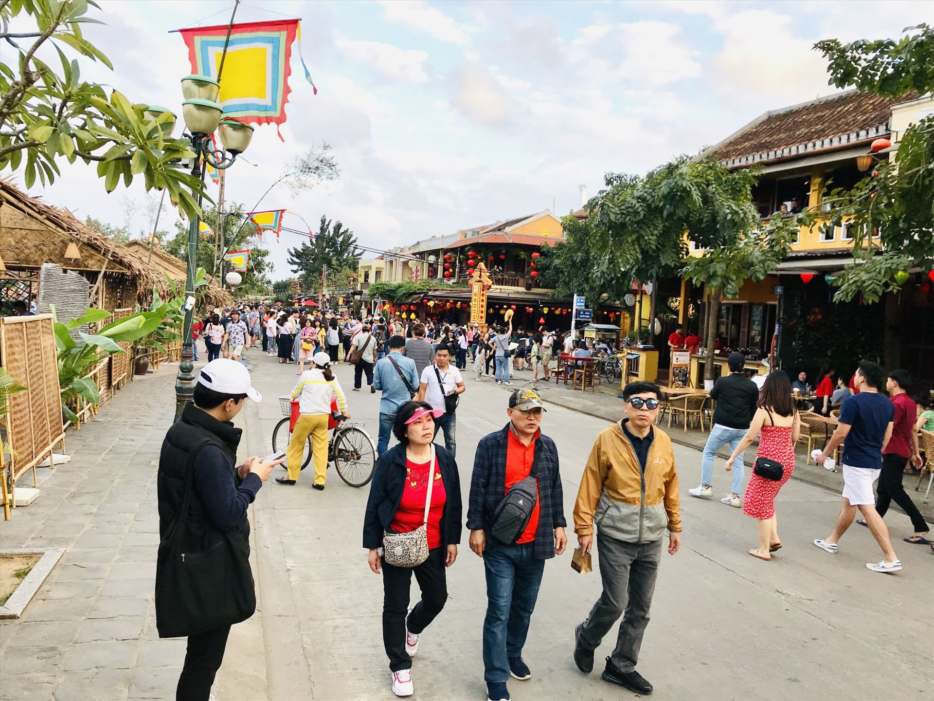 bds-du-lich-trung-quoc-mo-cua