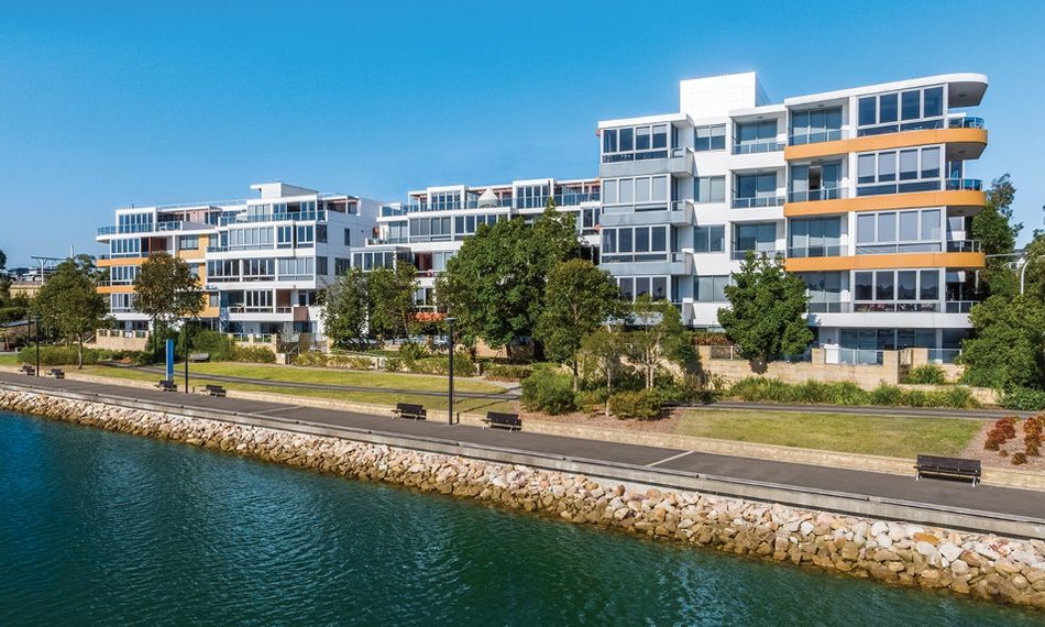 THE WATERFRONT RESIDENCE