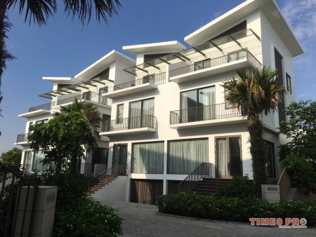 Vị trí độc tôn - là khu biệt thự duy nhất nằm trong đường Vành Đai 1 Thủ Đô: LH 0925828510
