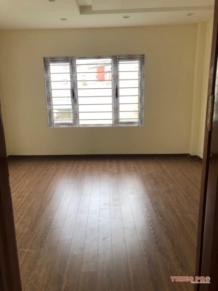 BÁN NHÀ THỔ CƯ NGỌC LÂM LONG BIÊN 30m2