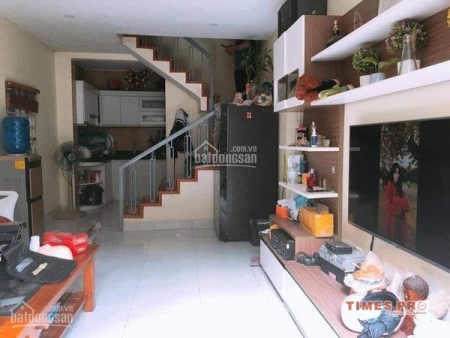 Gia đình cần bán nhanh căn nhà 2 tầng, tổ 4 Thạch Bàn