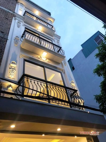 Bán nhà phố Đàm Quang Trung, ô tô đỗ cổng, 30m2 * 5 tầng, MT 4.5m, chỉ 2.5 tỷ
