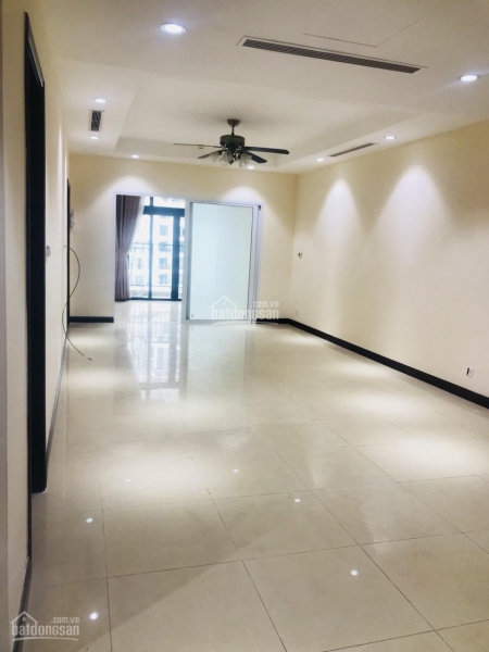 Bán gấp căn hộ 2 PN, 108.7m2 toà R2 Royal City full nội thất cao cấp, 4.xx tỷ bao toàn bộ phí
