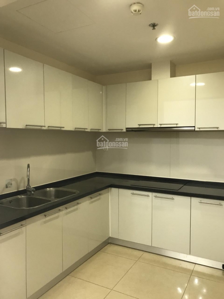 Chủ nhà bán căn 18 tầng trung R2B Royal 3PN 124,6m2 cửa chính Bắc, BC chính Nam miễn phí DV, 5.9 tỷ