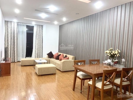 Chính chủ bán căn tầng trung R3A Royal 3 PN, 158m2, cửa Nam, ban công Bắc, miễn phí DV, giá 10.8tỷ
