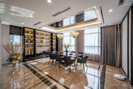 Chủ nhà bán căn góc 01 tầng trung R2A Royal, DT 182m2 cửa ĐB ban công ĐN-TN. Miễn phí DV giá 10.8tỷ