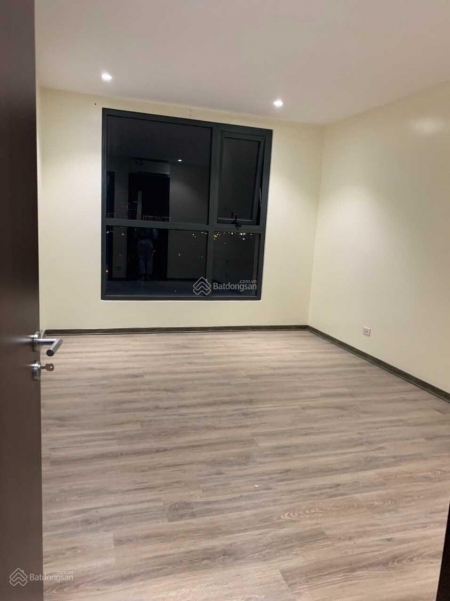 Bán căn 3 PN, căn góc, view Đông Nam, chung cư cạnh Aeon Long Biên