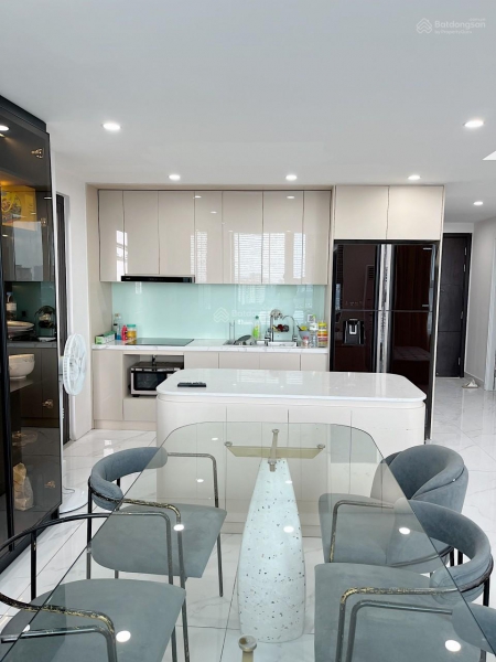 Căn hộ chung cư cao cấp Valencia trung tâm KĐT Việt Hưng Long Biên 3PN 140m2