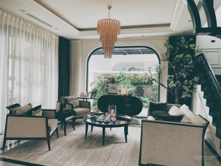 Bán biệt thự song lập Hoa Sữa Vinhomes Riverside, diện tích 270m²hướng Tây Bắc, hoàn thiện full đồ