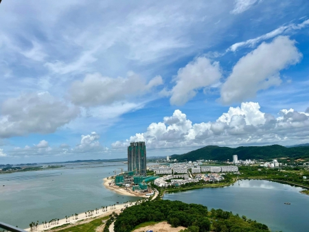 Hiện tại tôi cần chuyển  nhượng Suất đầu tư: 1,11 tỷ, căn 2 ngủ, tầng 28 view thẳng vịnh dự án a la carte Hạ Long
