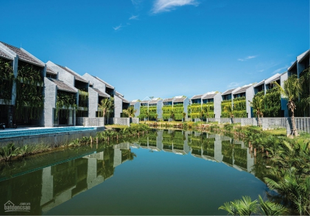 Cần nhượng lại căn biệt thự mặt sông cực hiếm tại KĐT cao cấp Casamia Hội An. Đã có sổ hồng cá nhân