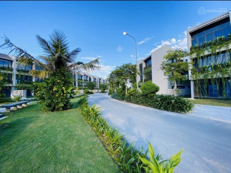 Sở hữu biệt thự Hội An siêu xanh 3 tầng, sân vườn trước sau giá 7,x tỷ, đã có sổ đỏ