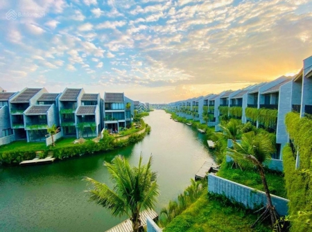 Chủ cần bán shophouse Hội An 3 tầng ngang 7m, mặt tiền đường biển 38m ngay điểm đến du lịch