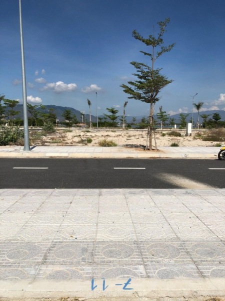 Cần bán nền đất view công viên, nội khu, đường 20m, giá chỉ từ 23tr/m2. LH: 0389587708
