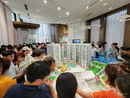 CÁC SUẤT NGOẠI GIAO SHOPHOUSE CHÂN ĐẾ DỰ ÁN CHUNG CƯ HÀ NỘI MELODY LINH ĐÀM