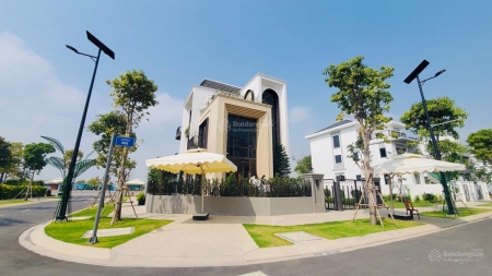 Cần bán căn hộ Akari City view nội khu 2 PN chỉ cần xách valy vô ở thôi, full nội thất cao cấp