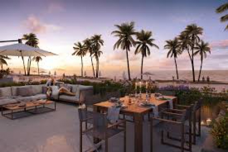 Tọa lạc ngay biển An Bàng và sở hữu bãi tắm riêng đẹp tuyệt mỹ