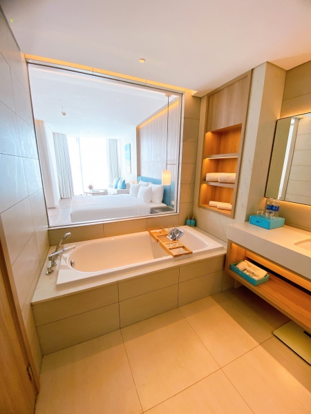Bán cắt lỗ căn số 04 tòa B khách sạn A La Carte Hạ Long tầng cao view trực diện biển