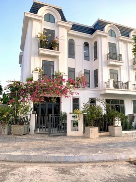 2023crownvillas-4.jpg